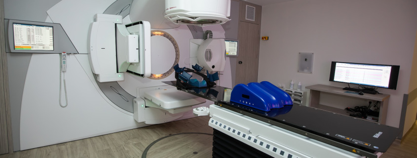 Radiotherapy treatment - first linear accelerator technology IMRT